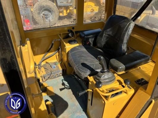 CAT D5C Использованный бульдозер Caterpillar