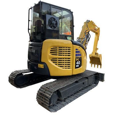 4-тонный гидравлический экскаватор Komatsu PC40 с ковшом объемом 0,14 м³ и максимальным радиусом копания 5510 мм