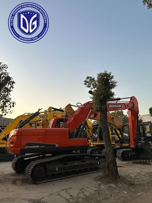 Подержанный экскаватор Doosan DX225 22,5 тонны почти новый с высокой надежностью