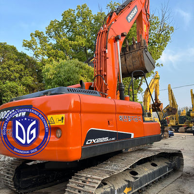 Подержанный экскаватор Doosan DX225 22,5 тонны почти новый и в отличном состоянии на продажу