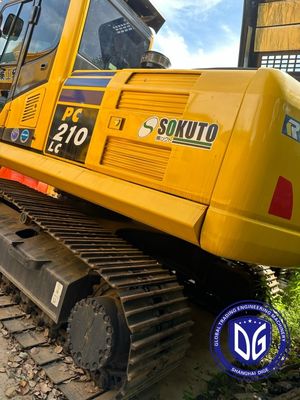 Komatsu PC210LC Используемая экскаваторная машина для полёта автоматизированная система управления топливом