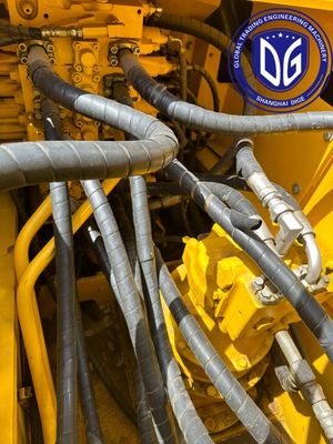 Komatsu PC210LC Используемая экскаваторная машина для полёта автоматизированная система управления топливом