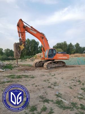 Использованный экскаватор Doosan DX500LC мощностью 50 тонн с точным контролем над выработками