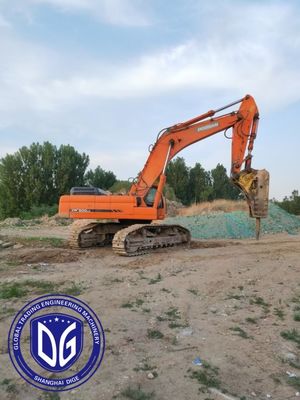 Использованный экскаватор Doosan DX500LC мощностью 50 тонн с точным контролем над выработками