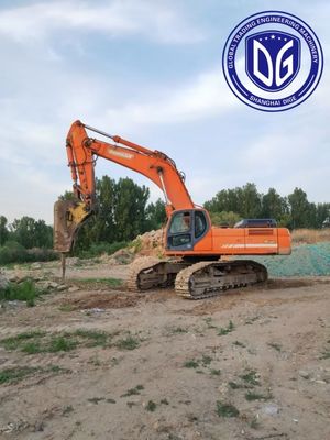 Использованный экскаватор Doosan DX500LC мощностью 50 тонн с точным контролем над выработками