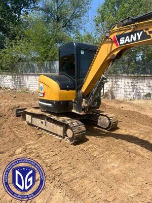 Многофункциональный экскаватор Sany SY55C для различных строительных применений