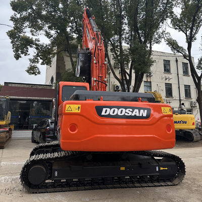 Двигательный экскаватор Doosan DX225 Отличная производительность и надежность для ваших строительных проектов